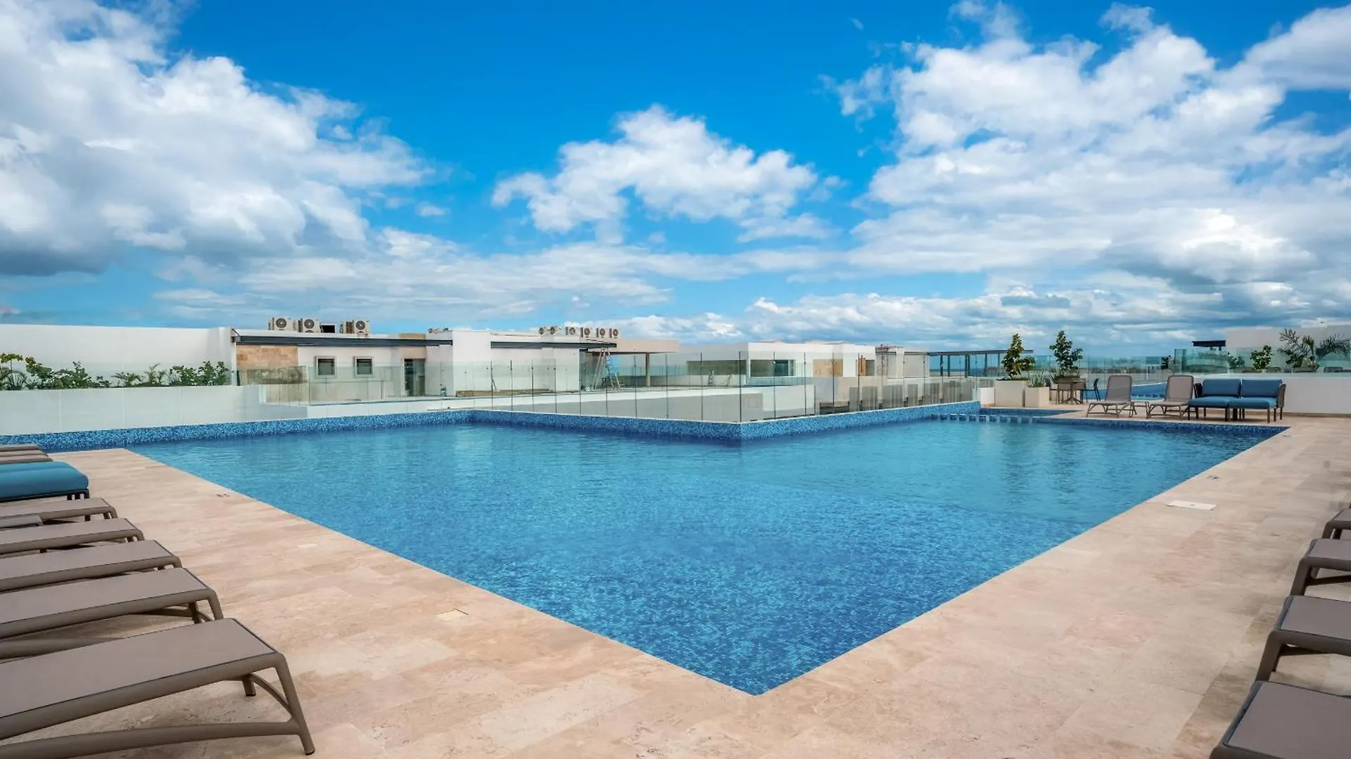 Ferienhaus 2 Bedroom Condo At Ipana Condos - Pool - Gym - Business Center - Indigo Playa del Carmen