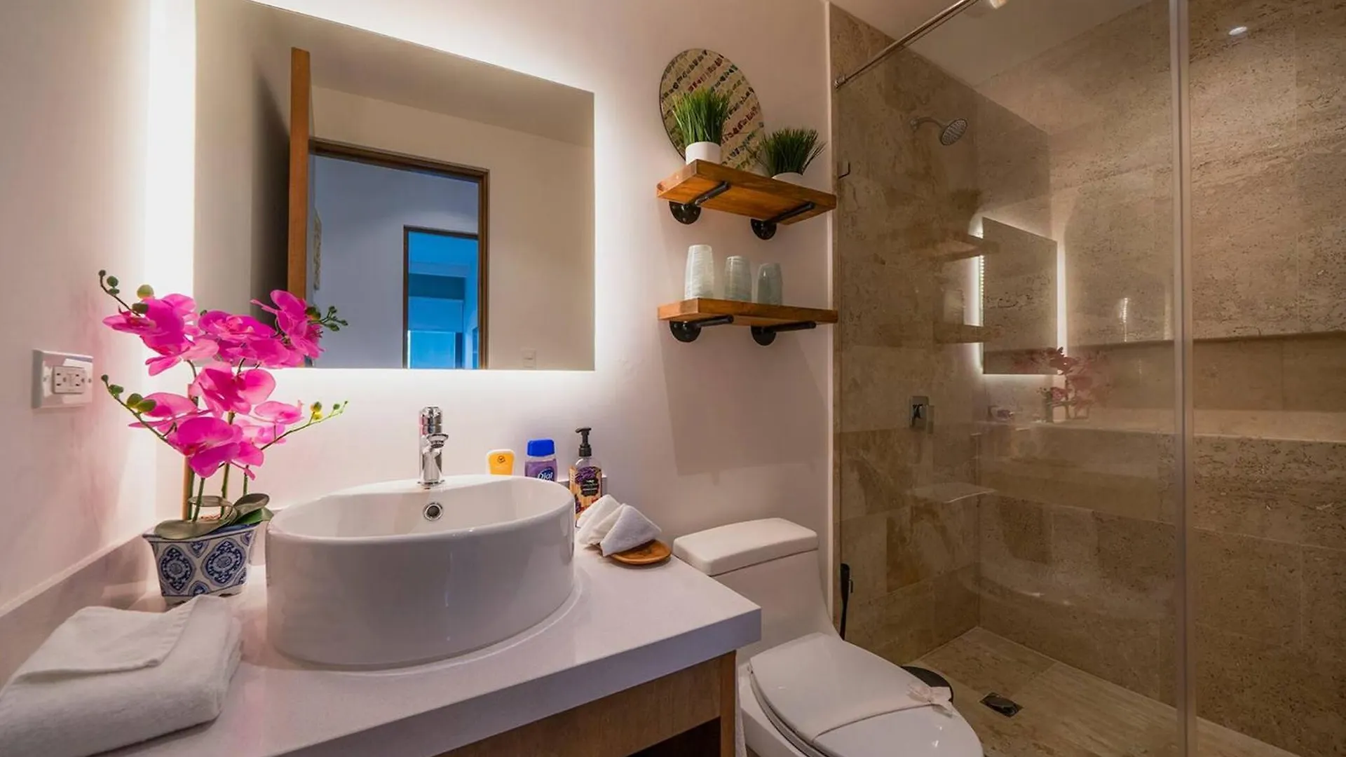 2 Bedroom Condo At Ipana Condos - Pool - Gym - Business Center - Indigo Playa del Carmen Mexiko